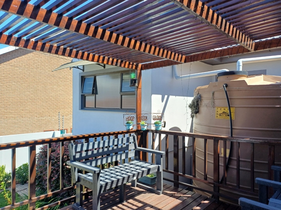 5 Bedroom Property for Sale in Fraaiuitsig Western Cape